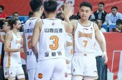 特雷维索前锋射门偏出比赛中掉队